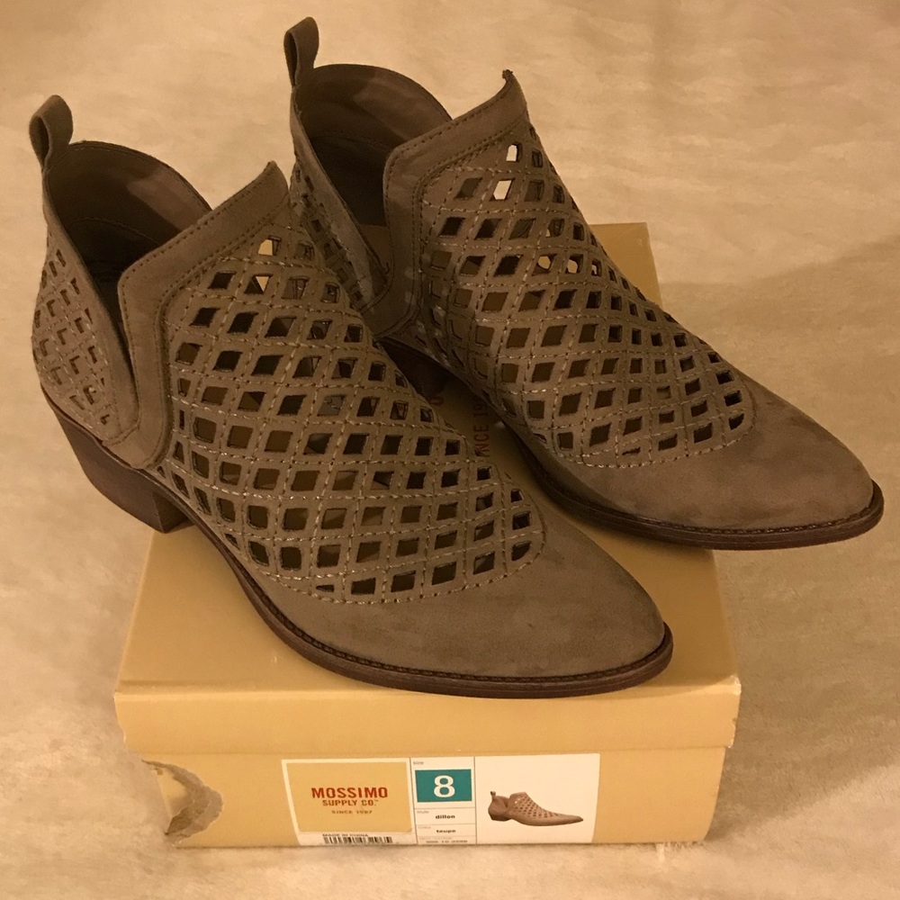 Taupe faux leather bootie